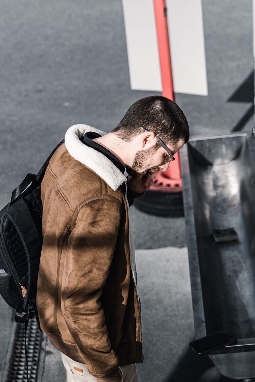 Luca Struglia, photographe à Châtelet, en reportage urbain